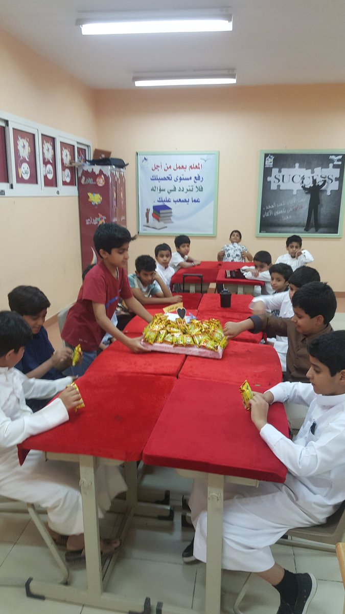 yarmook11's tweet image. اهداء ومشاركة الطالب عامر الغفيلي في بداية العام الدراسي الجديد مع طلاب الصف الخامس