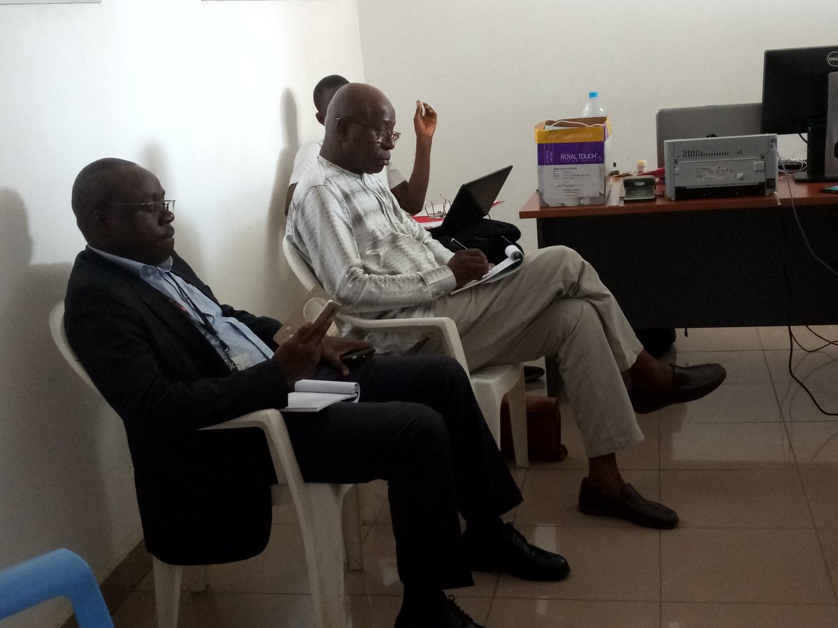 majguinee_ssr's tweet photo. Blue Ecoute visitée par des experts de l'UNFPA et Ministère de l'éducation pour l'intégration de l'ESC
@GquiOse 
#YouthConnectGuinea https://t.co/rUCdvWGiKj