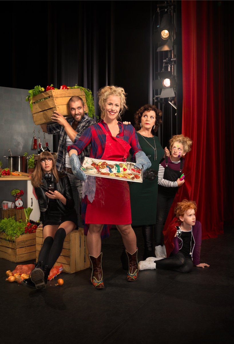 Dit is de cast van Soof de Musical! <a href="/MaikeBoerdam/">Maike Boerdam</a>, Matteo van der Grijn en Henriëtte Tol spelen de hoofdrollen in het theater #Soof #Musical