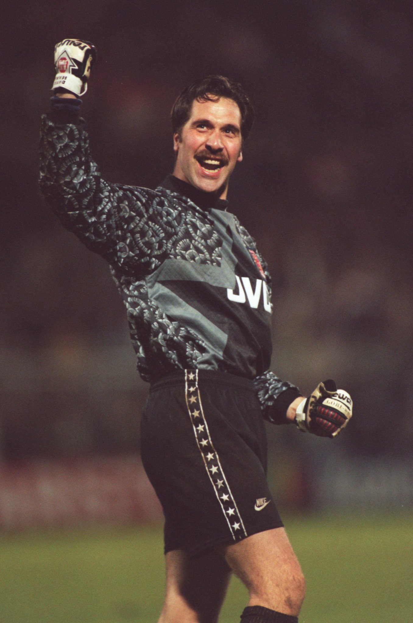  Happy birthday, David Seaman! 