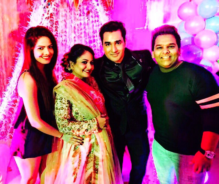 baghelmohit's tweet photo. Happy Birthday Bhabhi #MomToBe 🎂🎉
Congratulations @MubeenSaudagar1 Sir #PapaToBe 👶🏻😘 https://t.co/eMUFsMZGbS