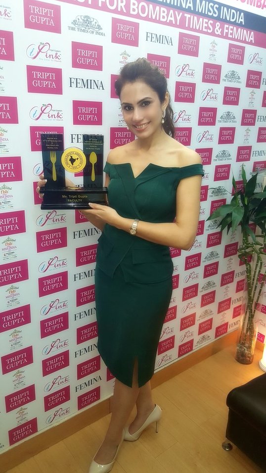 Tripti_Gupta_'s tweet photo. #ThrowBack #IDACON2016 #Honoured #CelebrityNutritionist #TriptiGupta #nutritionexpert #ipink #health #Beauty #wellness #dietetics https://t.co/mXao9YC73O
