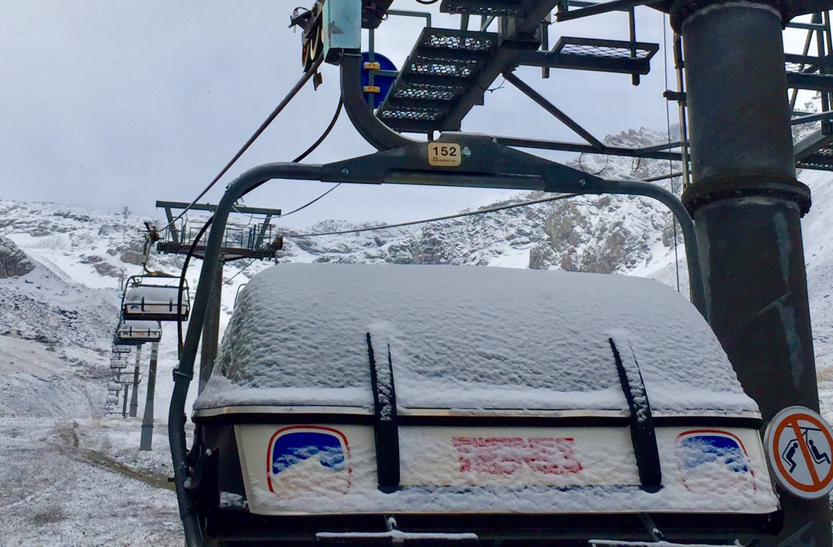 TignesOfficiel's tweet image. Il faut bien se couvrir en ce début de semaine à Tignes ❄️☺️ #winteriscoming