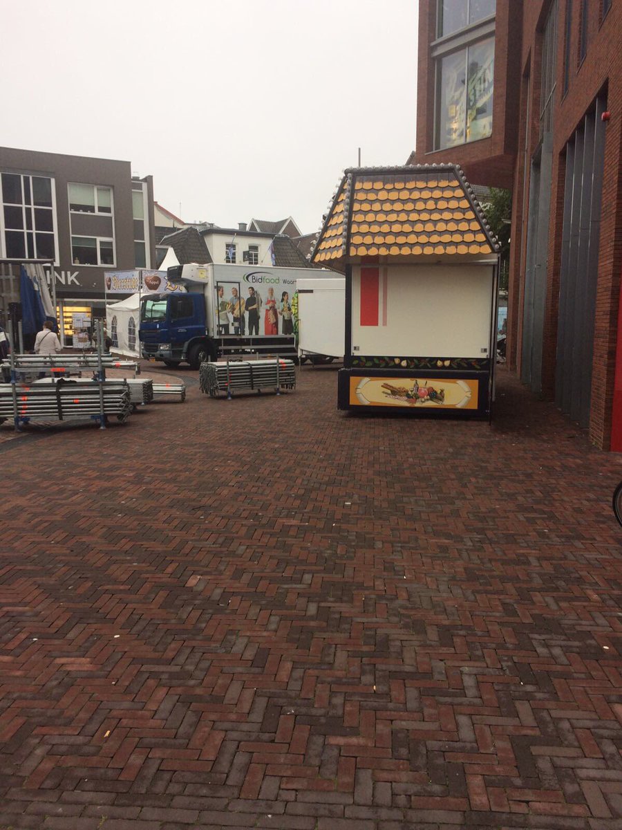 Drienerstraat tweet media