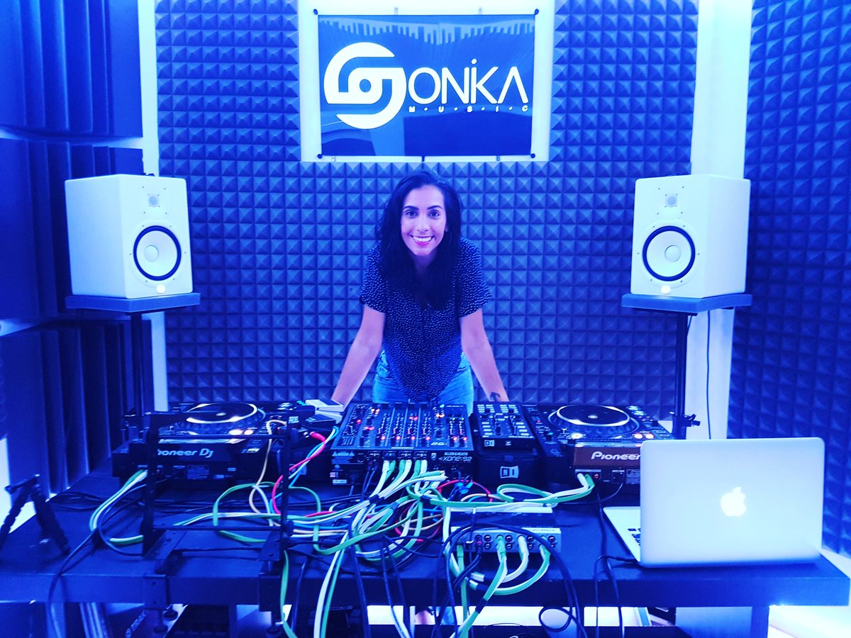 djanefelicia's tweet photo. Sigueme en mis redes sociales:
https://t.co/au0Wr9EVNs
Facepague: Dj Felicia
Instagram: felicia.dj / djfeliciaoficial https://t.co/IYPxoQwwQq