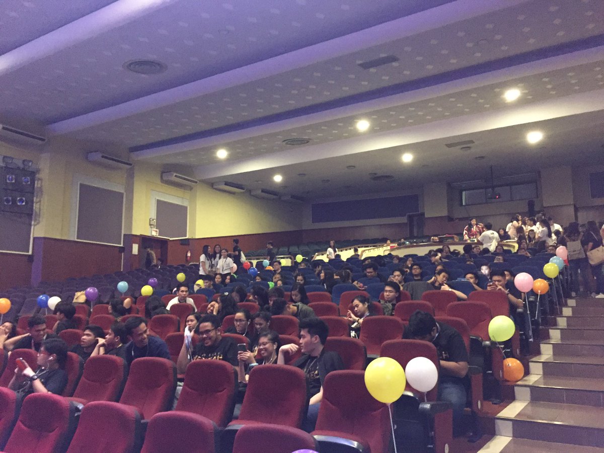 ustmts's tweet photo. Seats are starting to fill up in the Medicine Auditorium because Trouvaille is starting in a few minutes! #CHROMA2017 #USTMedTechDay 💛 https://t.co/7MuwkywuOE