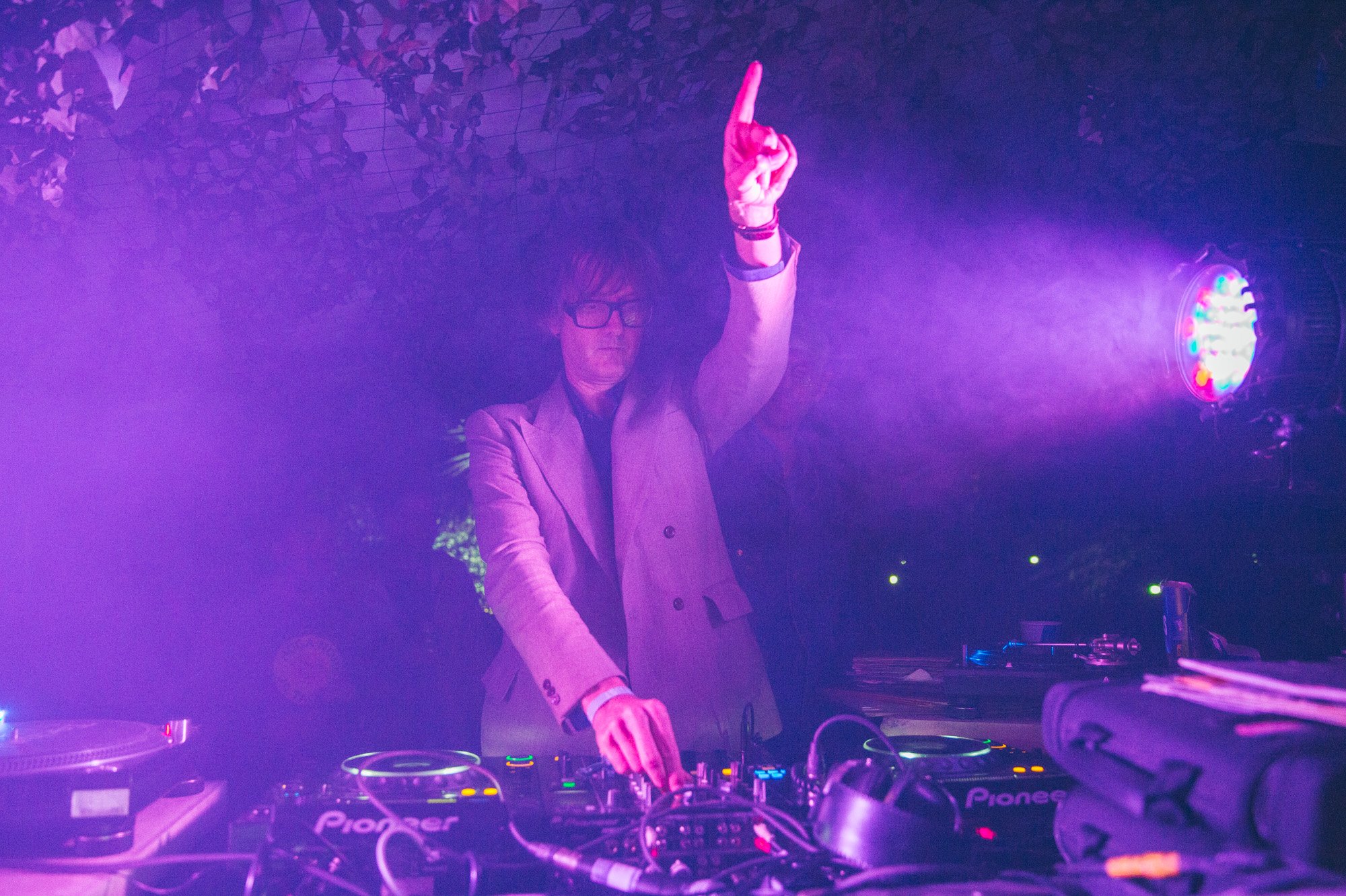 Happy Birthday to Pulp frontman Jarvis Cocker. We were delighted to welcome you to the Castell Gardens this year. 