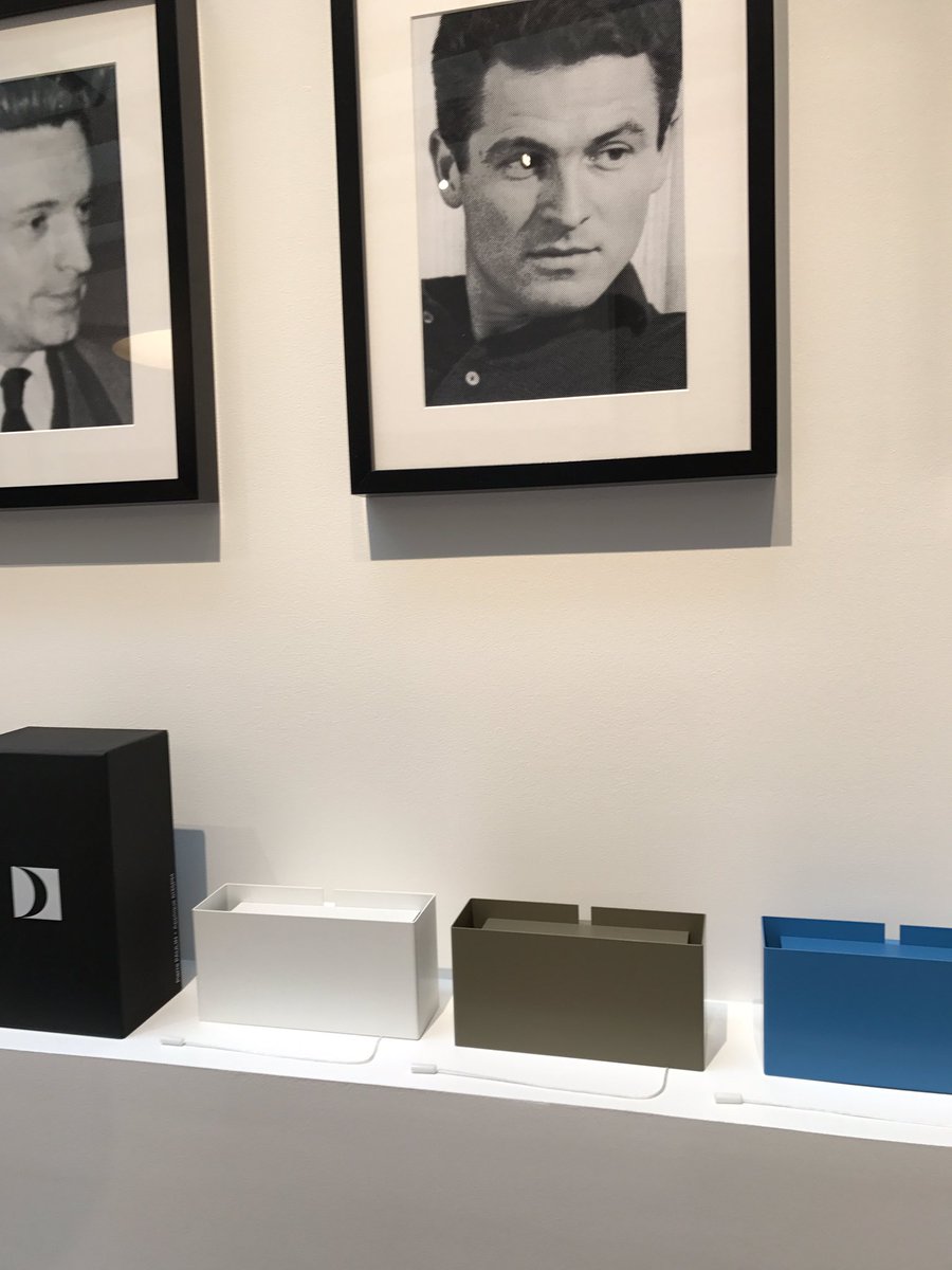 Pierre Paulin, le Design français en lumière. Appliques 6135PM et 6135GM #disderot #pierrepaulin