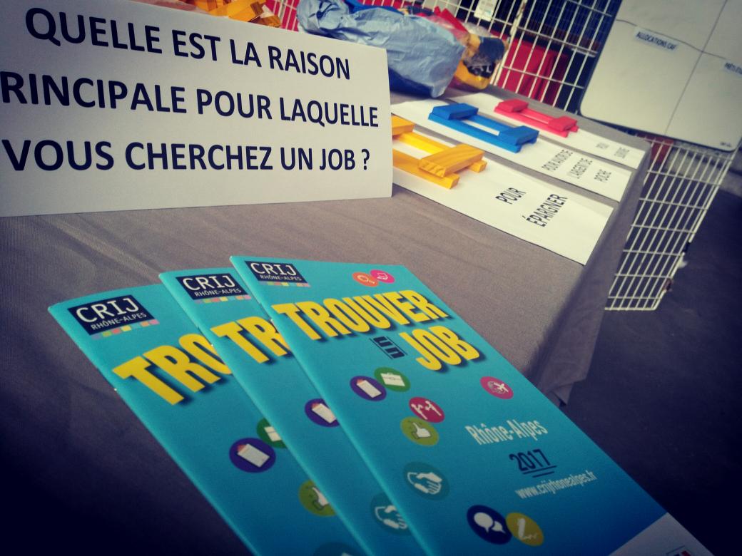 Ça y est on est installés pour le Forum Job étudiant à @EVE_Grenoble avec de l'info et de la #dataviz ! #jobetudiant #infojeunesse
