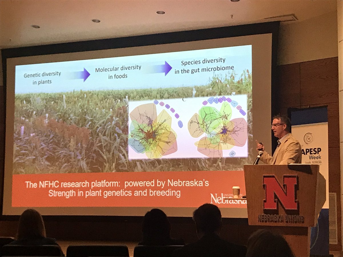 Streaming_Sci's tweet photo. Dr. Andrew Benson discusses a research pipeline aimed at targeting specific diseases and health outcomes. 🔬#FAPESPWeek17 https://t.co/jepwX2ftgZ