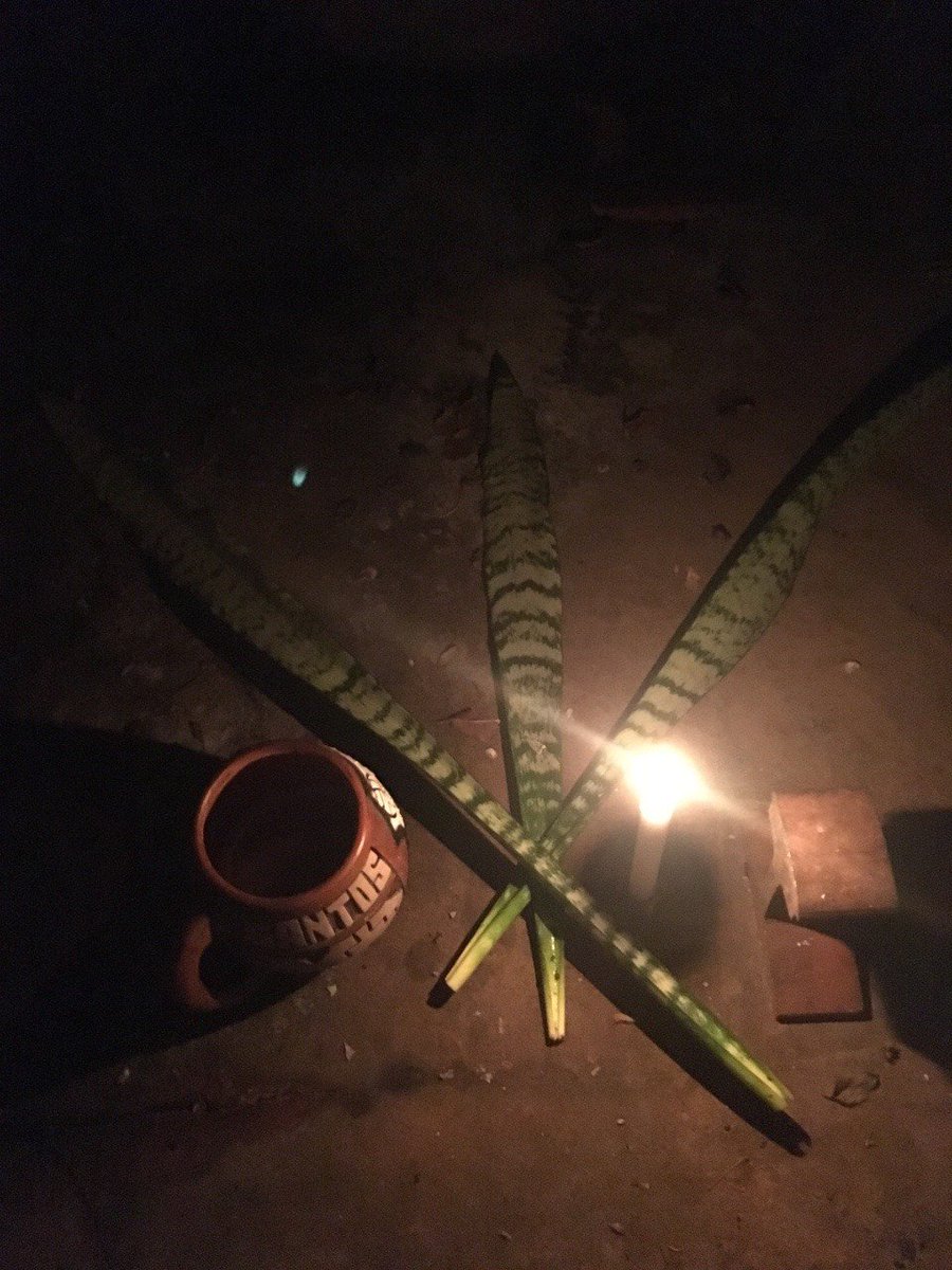 nsumbanda's tweet image. Meu caminho é aberto por Ogum, protegido por Exú e iluminado por Oxalá.. Saravá Ogum, ogunhê!!! ⚔️🛡️