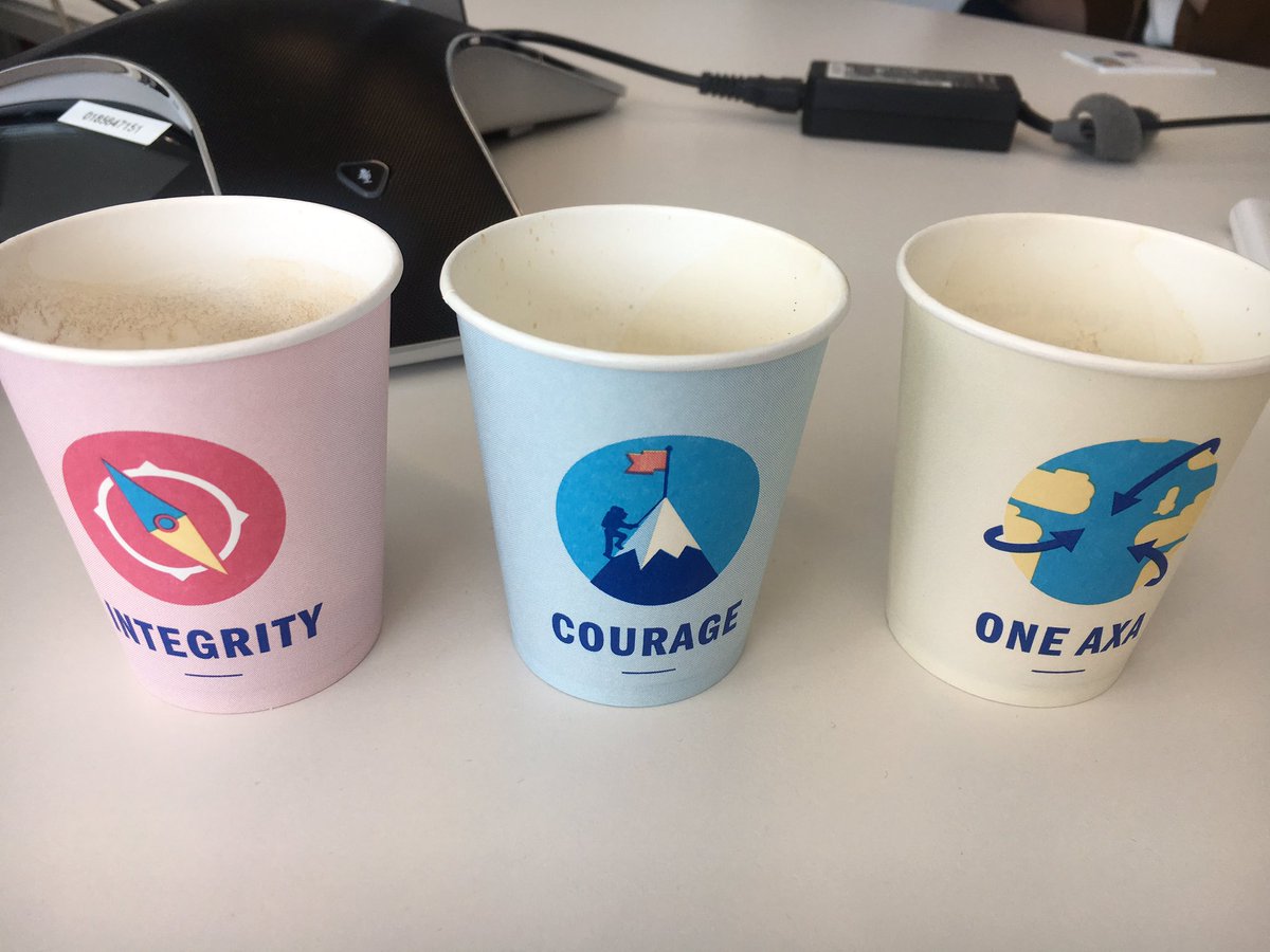 19_zaz's tweet photo. C'est aussi pratique pour compter le nombre de cafés bus par jour #AXAValues poke @enzofenkrouz @melisawaters67 @anaunimouss https://t.co/wSX3PhbcEP