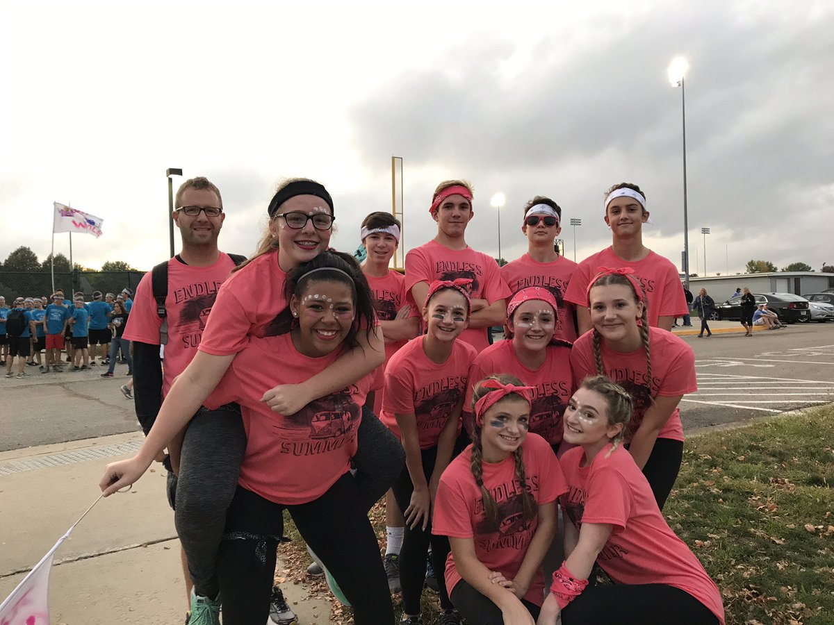 steinyja9's tweet photo. What a great night last night! Coral Reef! We wouldn't win a spelling bee but we had fun! #OTP2017 https://t.co/4pEuE9yABI