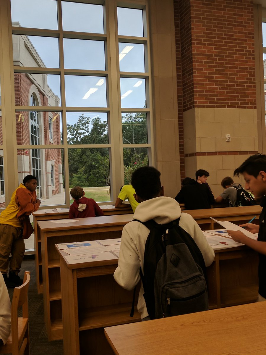 attacklibrarian's tweet photo. Mrs. Henson's 8th grade Social Studies class doing their Gallery Walk! https://t.co/KkNdrvpsdF