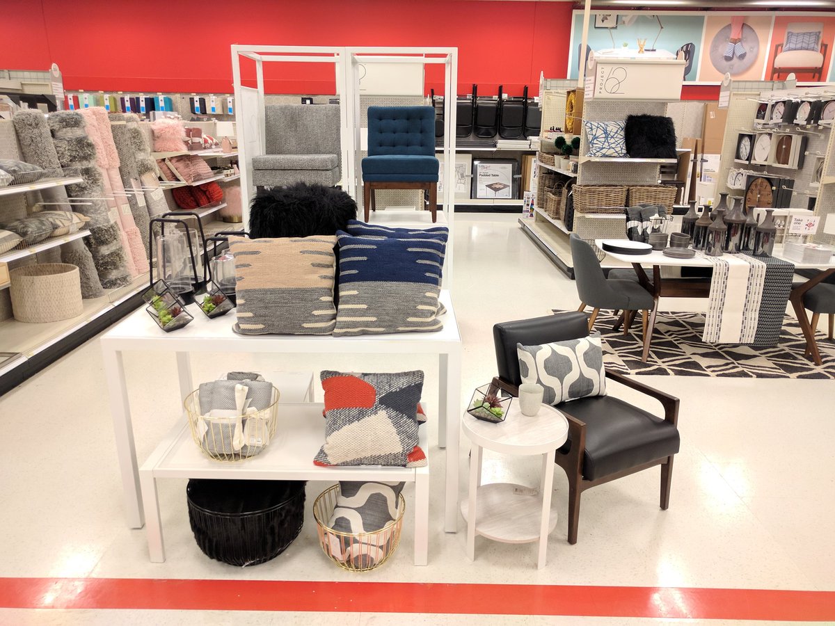 Grant_vmtl's tweet photo. #Project62 is set and ready! #T1419 #midcenturymodern @dxing11 @RylanRankin @krich7 @ZackFromTarget https://t.co/t3UsqJt27P