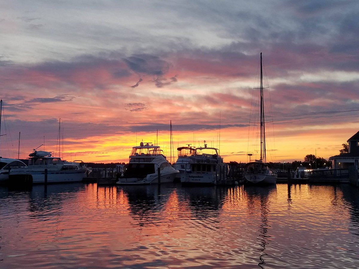 MichelleNemmers's tweet photo. What a beautiful photo from Traverse City this morning! (Courtesy: Tracey Ware) @upnorthlive https://t.co/07PPEk0Q46