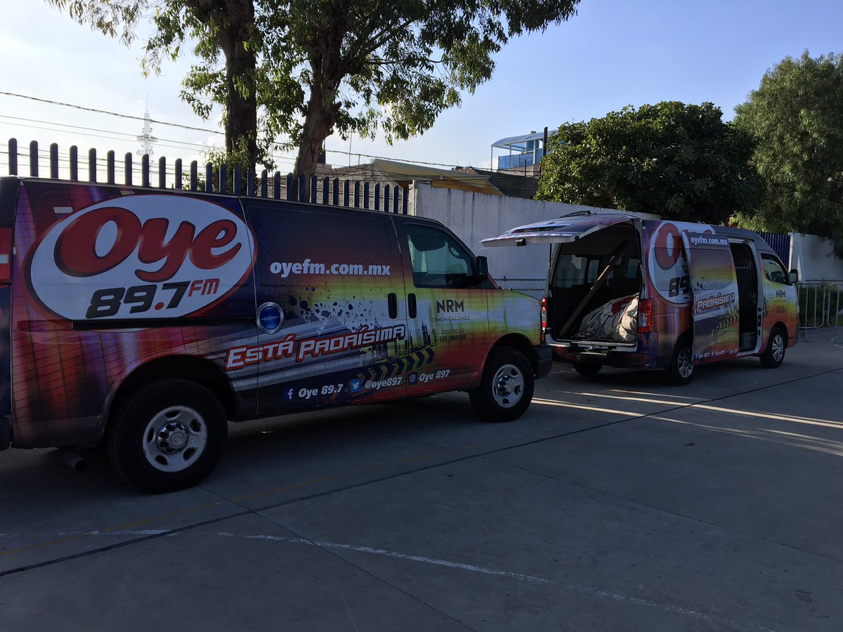 Oye897's tweet photo. Los últimos detalles para empezar a romperla con la gira escolar. 😎🤙🏻🚨🎶 https://t.co/fosKVKzK0j