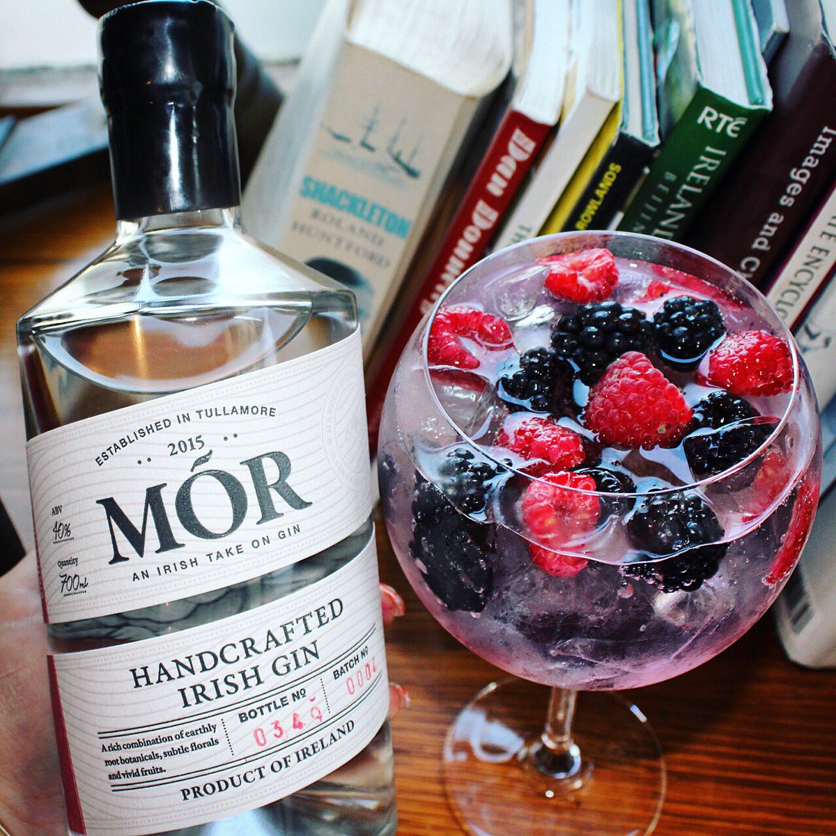 Gin of the week 😍#morgin #poacherstonic @MorIrishgin