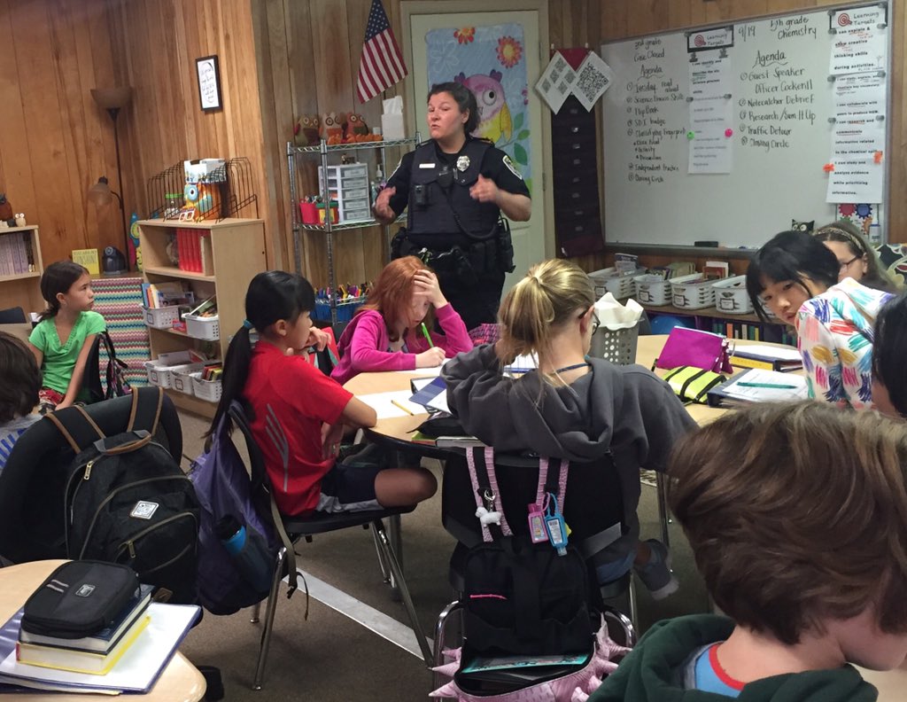 jean_abandjsmom's tweet photo. Thanks 2 MGES SRO 4 speaking to 5th grade EAGLE students-chemical spills & traffic detours. #weRcrew @GLittle_Lex1 @MGES510 @LexingtonOne https://t.co/2Ydb1NMVca