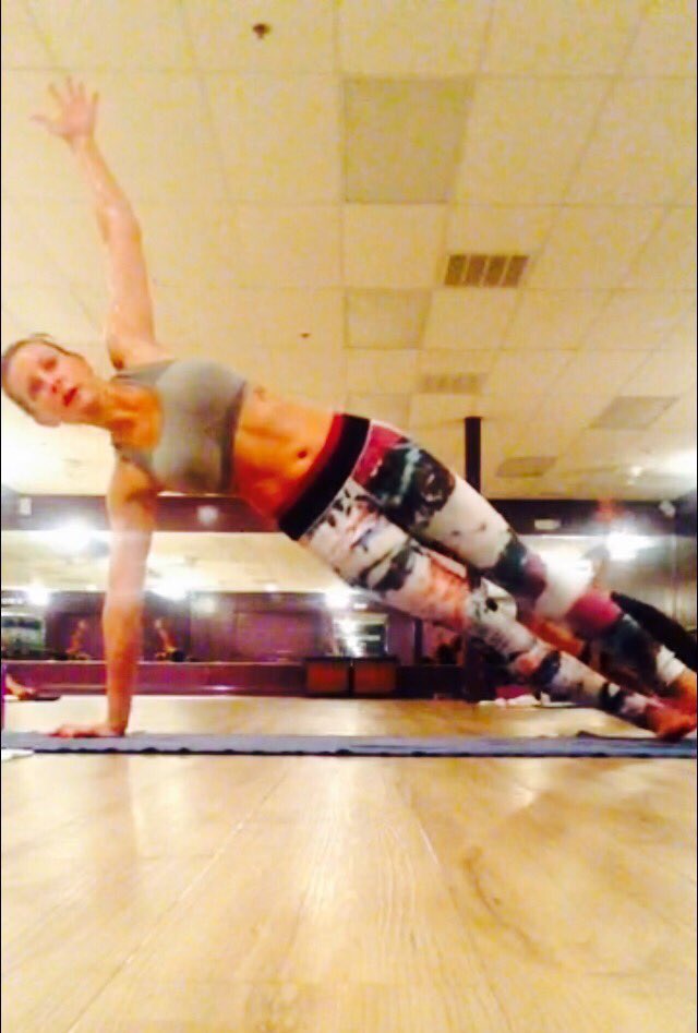 samsparkle1120's tweet photo. That time they said "walk the plank!" and I thought they said "Hold side plank!!" #yoga and #TalkLikeAPirateDay #piratefail 🙆🏼🤷🏼♀️🤦🏼♀️ https://t.co/wlh1qQTbDs