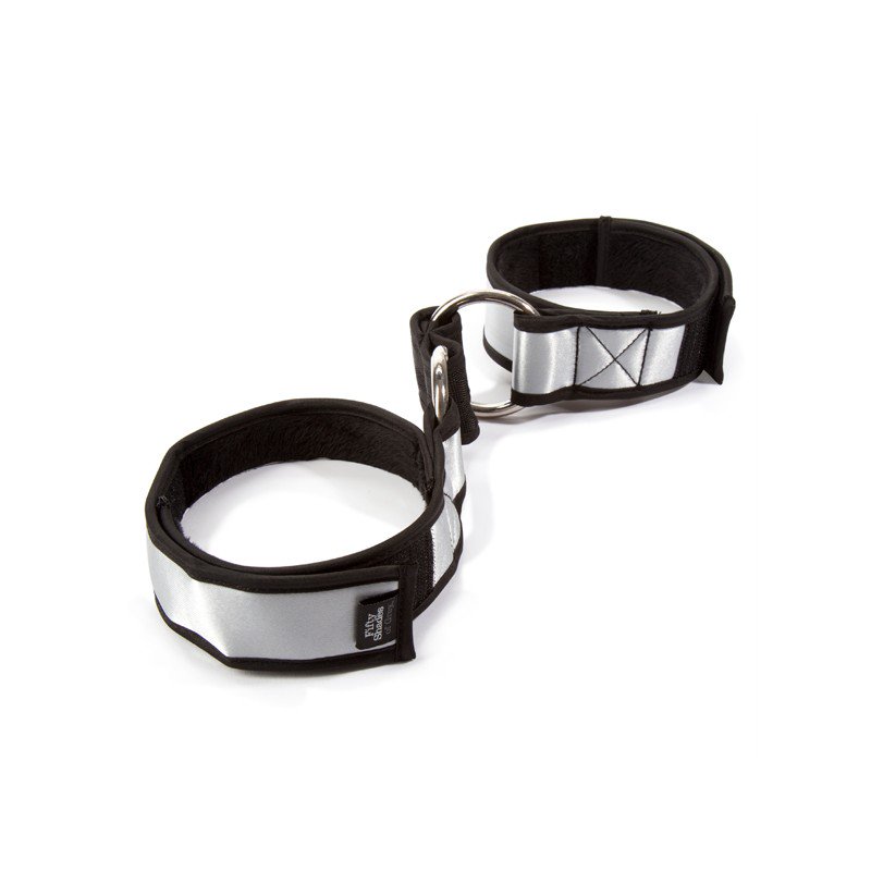 SextoysAddict's tweet photo. Bonnes affaires coquines : économisez 15% sur les contraintes de bras #FiftyShadesOfGrey Promise to Obey https://t.co/YFDeVeR0dI https://t.co/y5N4i6Sxn0