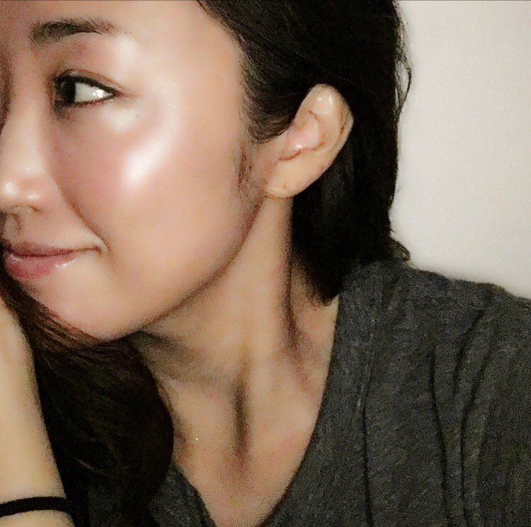 神崎恵 暗い中でもほわんと発光するハイライト ヴィセアヴァン スポットライティングスティック ファンデなし ポイントメイクもなし 艶下地にこのハイライトだけのこの感じがまた好み もちろんファンデに重ねてもスポットライトを纏ったような艶が 神崎恵 暗い中でもほわんと発光するハイライト ヴィセアヴァン スポットライティングスティック ファンデなし ポイントメイクもなし 艶下地にこのハイライトだけのこの感じがまた好み もちろんファンデに重ねてもスポットライトを纏ったような艶が