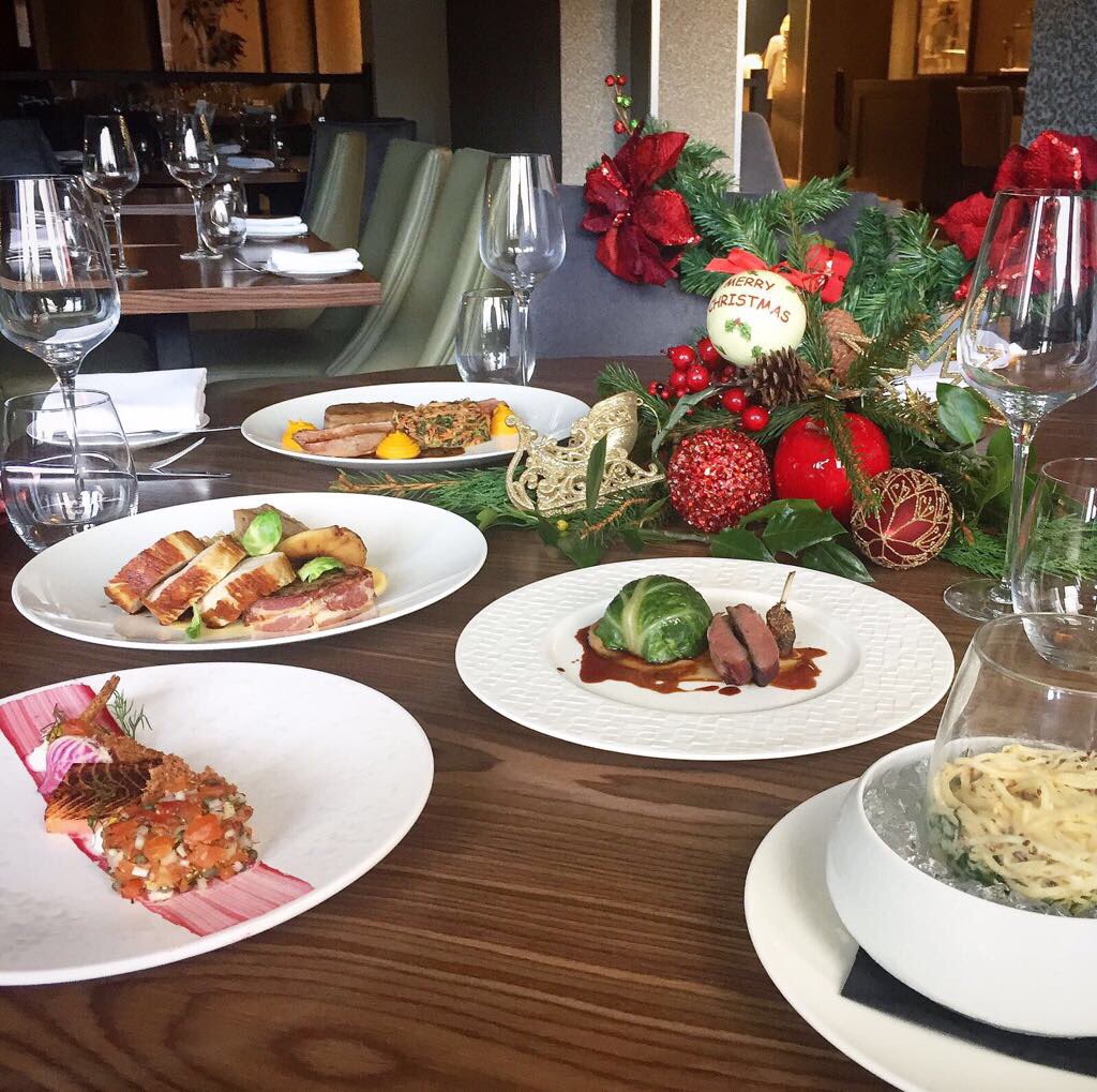 Megan_Mckenna_'s tweet photo. Celebrate Christmas at @mckgrill with fine dining British food, cocktails, live music some nights and a DJ! Call 0208 504 5843 to book! https://t.co/a9YHNFsWdz