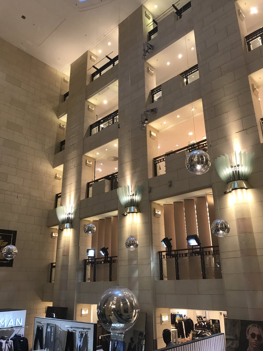 SIIR_Retail's tweet photo. Exploring the retail scene at KaDeWe today https://t.co/5uLMQxIp3p