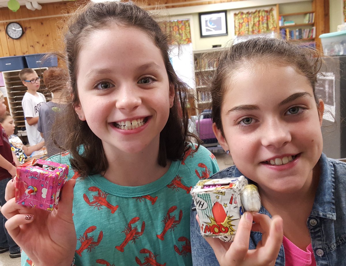 debwhite's tweet photo. #intention #diy #producersnotconsumers Ss made their own fidget cubes! #edchatme https://t.co/OwcV1iIe4y