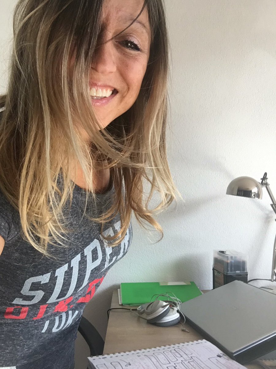 sarahsynergie's tweet photo. Behind the scenes #Blogging #repeatstylebloggers #EES evaluaties Experimentation Space #ToolsForInnovation https://t.co/4j6HA2BNFZ