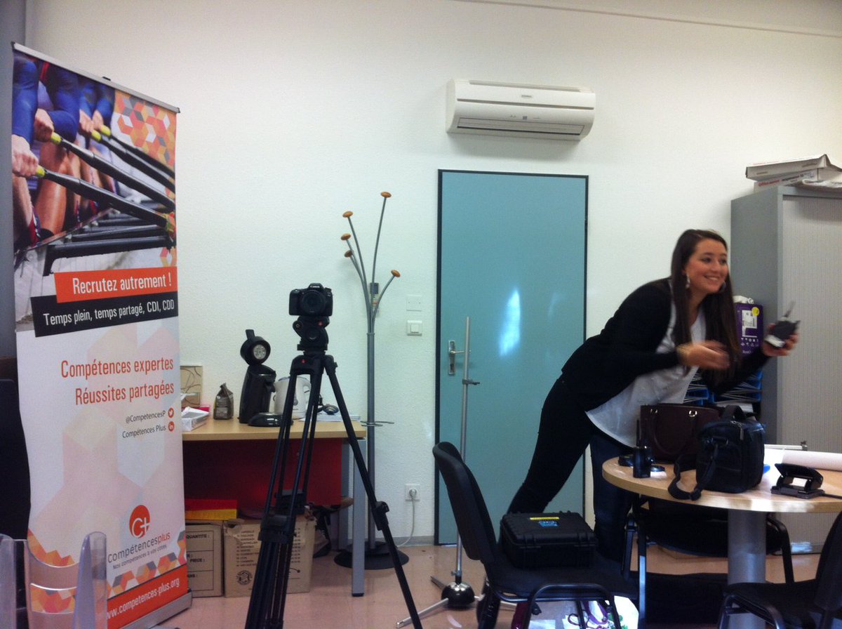 CompetencesP's tweet photo. Silence, on tourne! Vidéo de promotion des #Groupements #employeurs @crge_occitanie https://t.co/yDVzArDprE