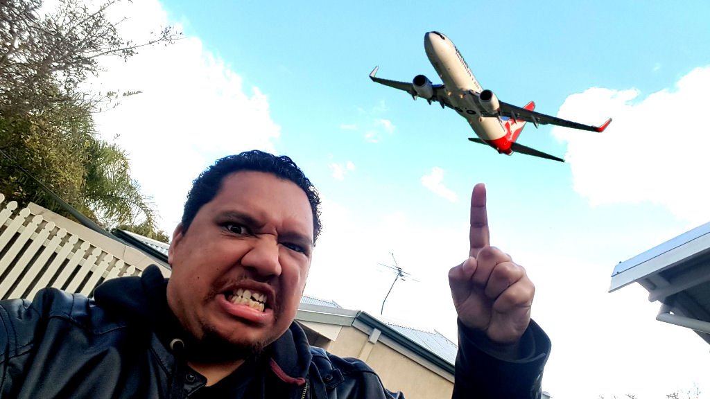 It's only 10 days till the deadline, I've got $815 to go... Help out with whatever you can, the clock is tickin! kickstarter.com/projects/21432…