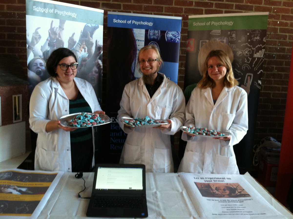 benjdyson's tweet photo. Use your brain and sign up for @Sussex_Psych studies today! #fresherfair
Come say hi to our fab researchers @SussexUni @Sussex_Psych https://t.co/8oGgXIMH7e
