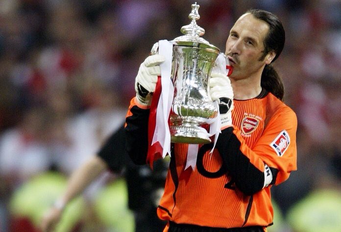 Happy Birthday to legendary Arsenal goalkeeper David Seaman, who turns 54 today! 