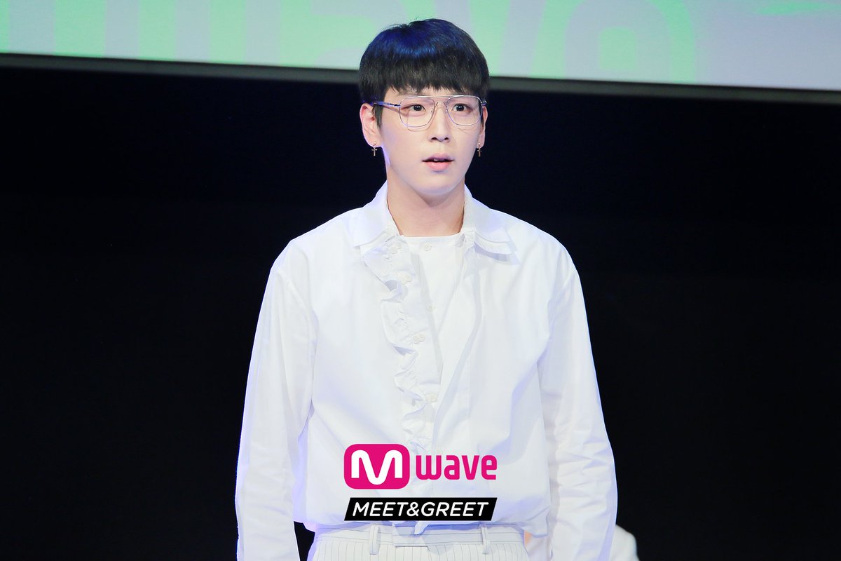 OfficialMwave's tweet image. [MEET&amp;amp;GREET : THE BEHIND] 170918 @BAP_Fanstaff #BAP
📷More! bit.ly/2wCUPdO
#비에이피 #밋앤그릿 @BAP_Daehyun @BAP_Youngjae @BAP_Himchan