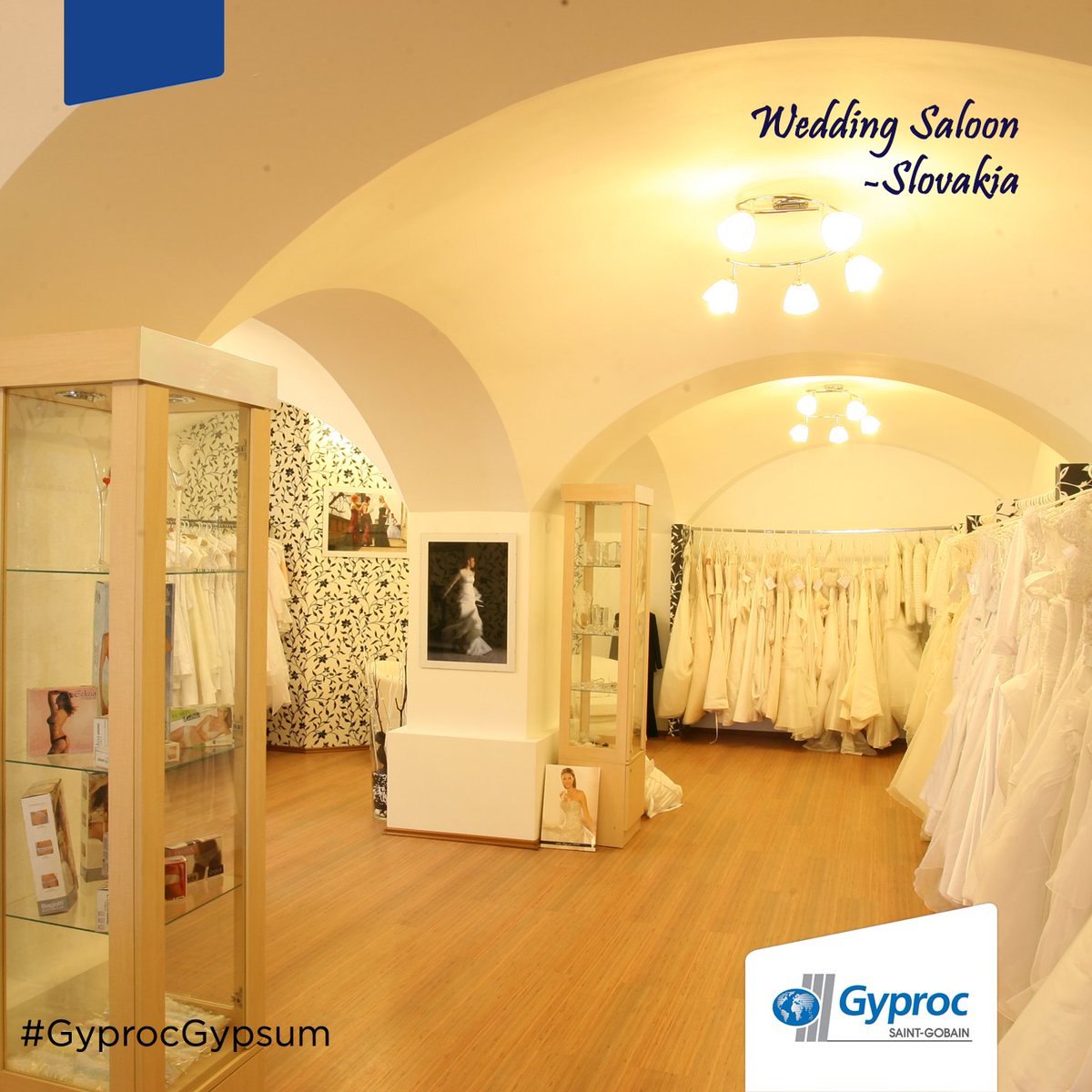 Punya bisnis keren tapi bingung mendekorasinya? Plafon lengkung bisa jadi inspirasi Anda 👌 #GyprocGypsum