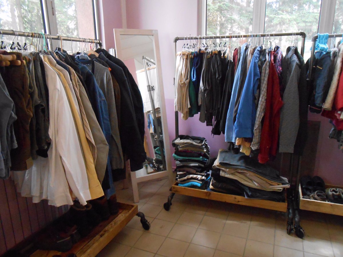 Nouveau rayon vêtements pour la rentrée de la boutique ! facebook.com/RecyclerieRill…