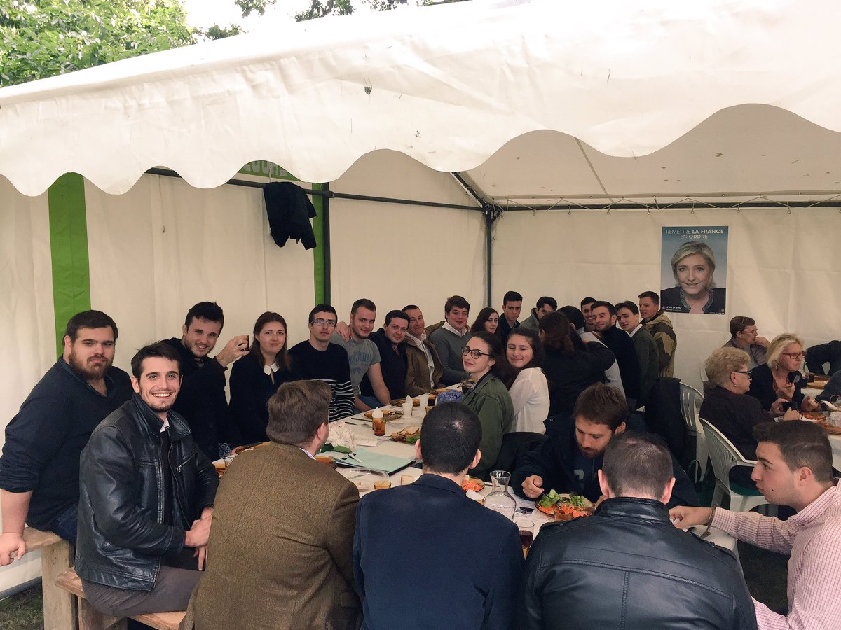 KiefferALC's tweet photo. Le #FNJBretagne était présent à la fête champêtre #FN22 lors du week-end cohésion ! 🇫🇷
Merci à @G_Dussausaye d'avoir été parmi nous ! 😉👍 https://t.co/v25PHXoTc9