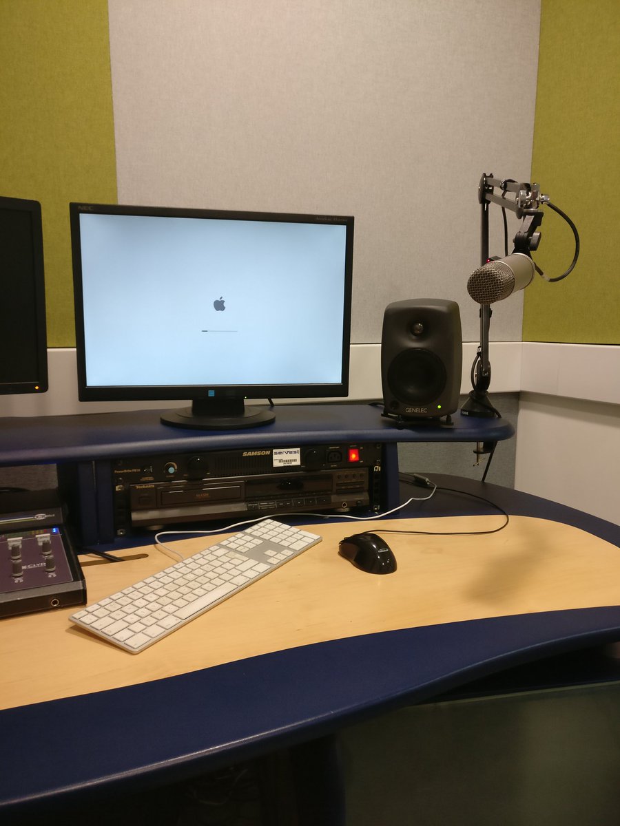 BadPatchMedia's tweet photo. Radio time! 🎧 #radio
#fvc8days https://t.co/d7hGHix0RR