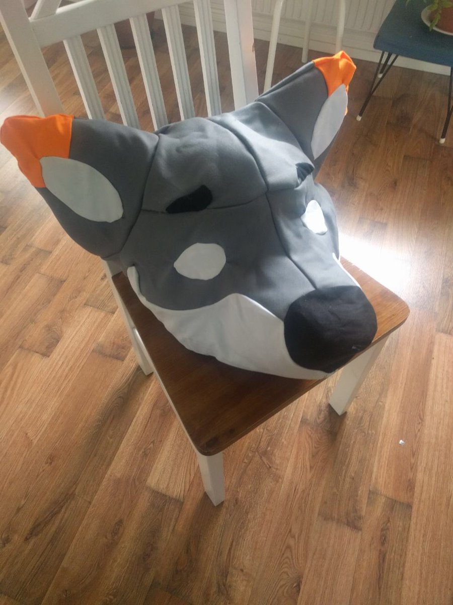 Fluffcreation's tweet photo. #Renit got his Fursuit Head Bag and it looks he is really happy with it x3 #fluffcreation https://t.co/6cyeG2RYvp