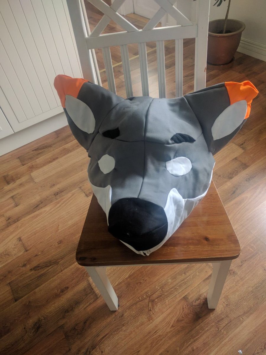 Fluffcreation's tweet photo. #Renit got his Fursuit Head Bag and it looks he is really happy with it x3 #fluffcreation https://t.co/6cyeG2RYvp