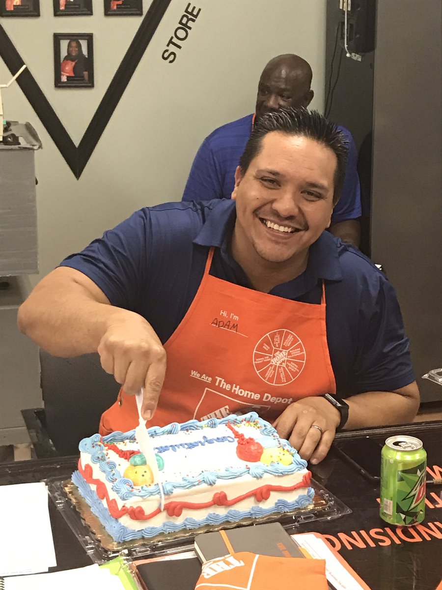 mrsthompson30's tweet image. Congrats Adam on your Promotion! #Store6869Develops #WellDeserved #SuperProud#265IsLucky2HaveYou #AssociateDevelopment #VOA365