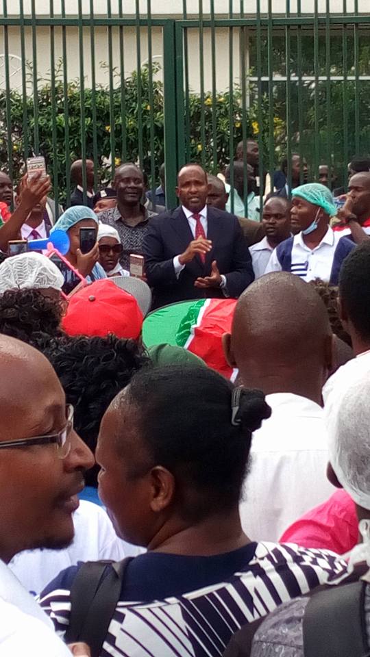 NURSEACTIVISTKE's tweet photo. @kipmurkomen We hope @HonAdenDuale alikufikishia ujumbe kwamba @GovernorNanok is frustrating nurses by not signing the negotiated CBA #JusticeToNurses https://t.co/Dz07z1A4F9
