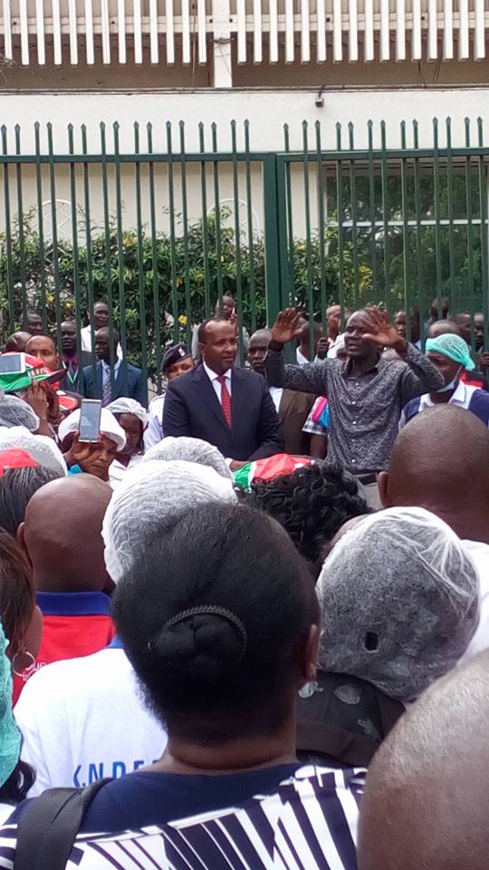 NURSEACTIVISTKE's tweet photo. @kipmurkomen We hope @HonAdenDuale alikufikishia ujumbe kwamba @GovernorNanok is frustrating nurses by not signing the negotiated CBA #JusticeToNurses https://t.co/Dz07z1A4F9