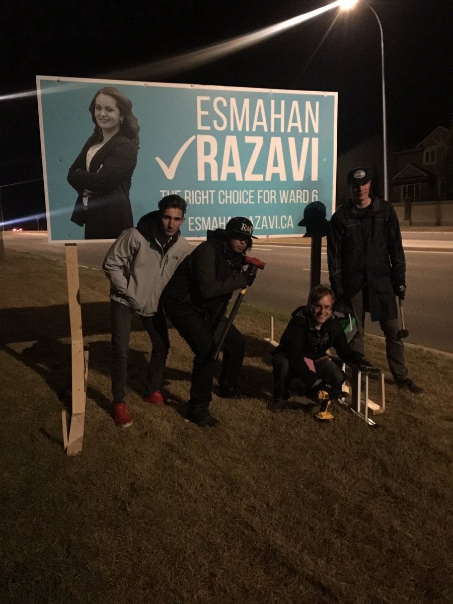 esmahanyyc's tweet image. Thanks #signcrew for workin' hard all night! #yyc #yycvote #ward6yyc
