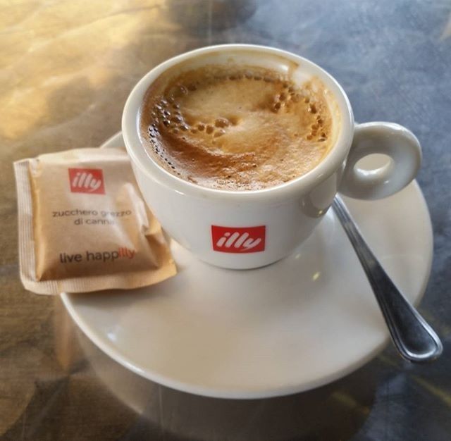 cafexperiment's tweet photo. Coffee break | ph @massitrole #caffe #caffè #coffee #caffemacchiato #work #break #pausatime… https://t.co/w9mCmbQceN https://t.co/yyeQvE7tzi