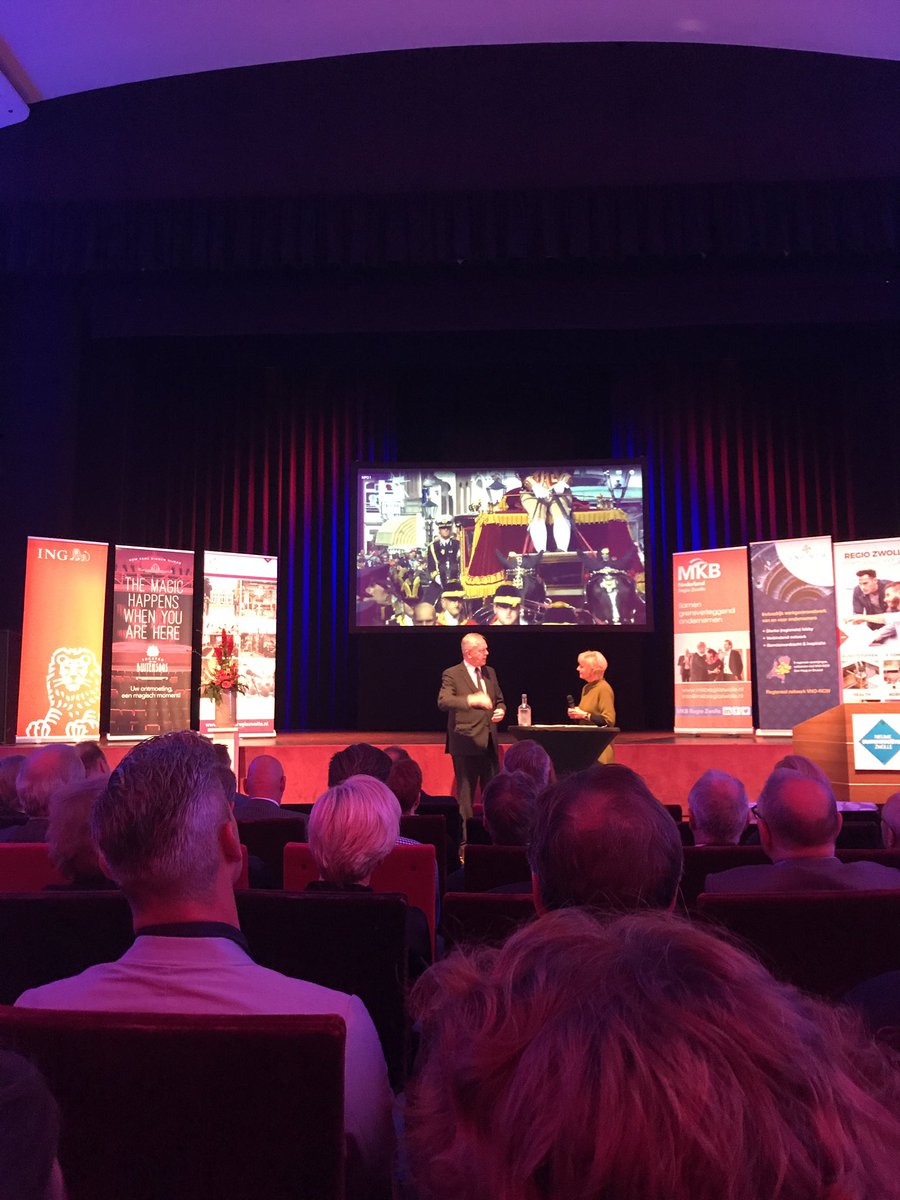 HermaBrinkhuis's tweet photo. Opening Prinsjesdagcongres Zwolle door burgemeester #prinsjesdag2017 #troonrede #volverwachtingkloptonshart https://t.co/tgrwvApcNM