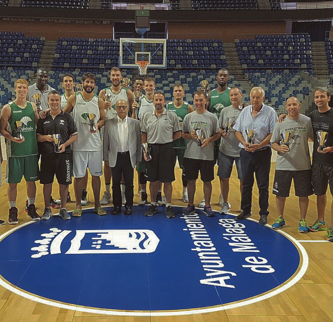 danidiez11's tweet photo. Ya llegaron las réplicas de la @EuroCup 👏🏼🏆 Muchas gracias @unicajaCB 💪🏼😉 https://t.co/C8ItxnQviK