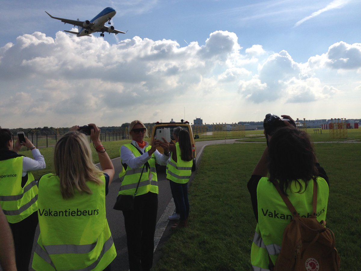 offthepathcom's tweet photo. Danke @KLM_DE für die krassen Eindrücke beim #KLMtop10-Day! 😊 Die Perspektive war neu für uns! 😜 Gleich geht's weiter! https://t.co/icxvxJWy6m