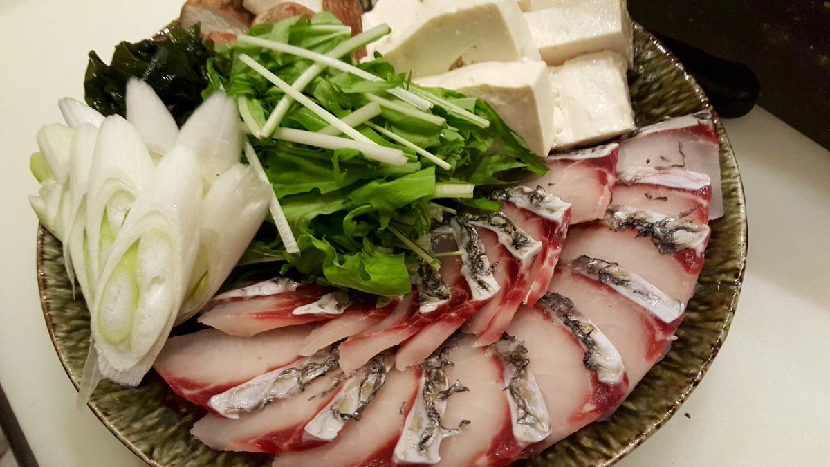 海鮮串揚げまかまか 栄住吉店 海鮮まかまか名物タコしゃぶに変わり 期間限定で日間賀島旬魚クロダイのしゃぶしゃぶが登場 脂の乗ったクロダイは今が食べ頃 是非一度ご賞味あれ